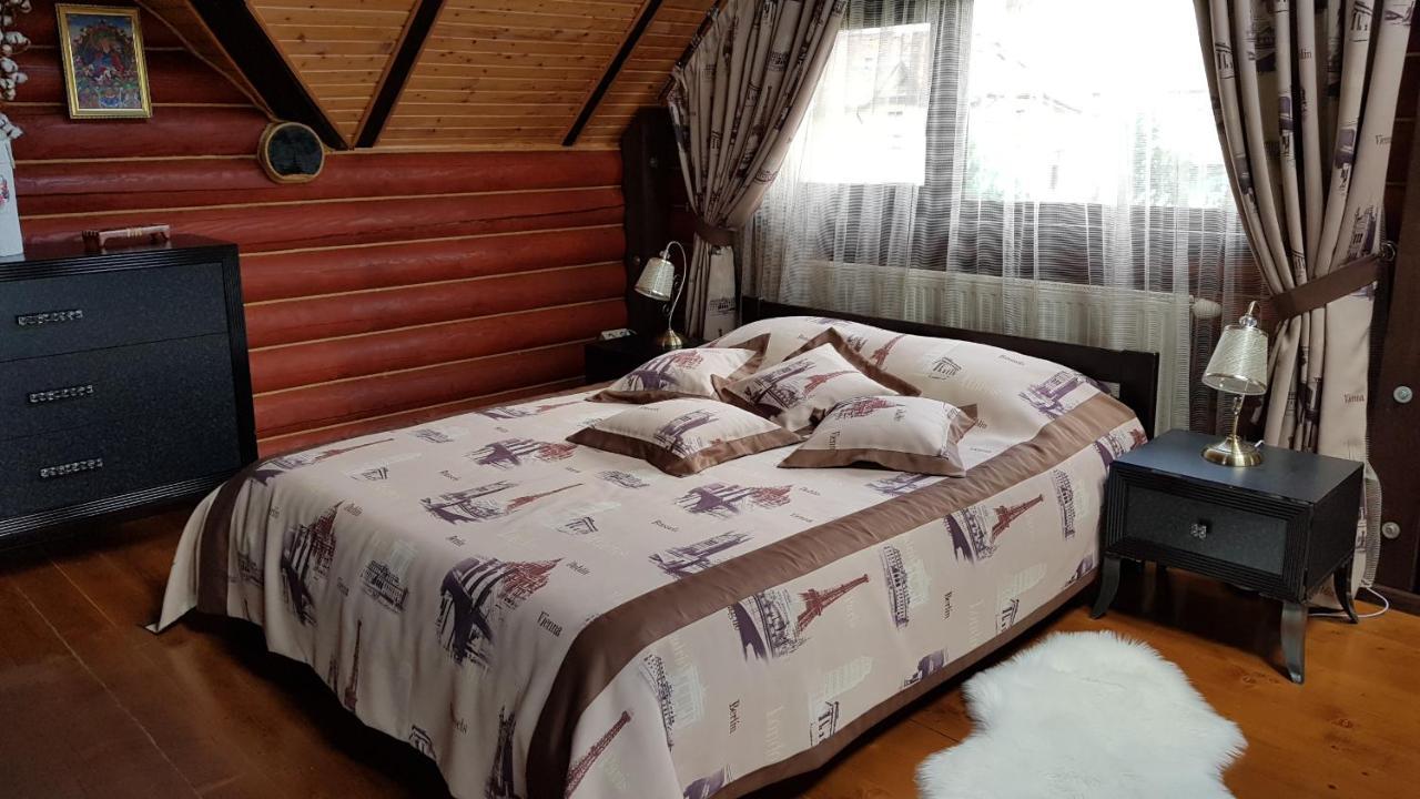Luxury Apartments With Pool And Sauna In The Villa Chernivtsi Exterior photo