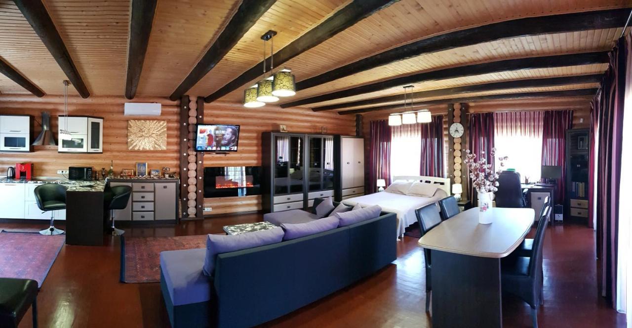 Luxury Apartments With Pool And Sauna In The Villa Chernivtsi Exterior photo